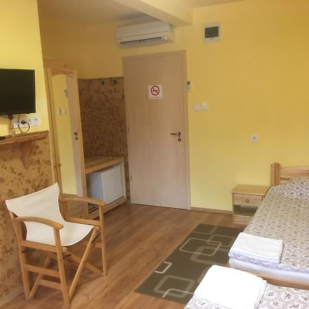 Casablanca Rooms And Restaurant Debrecen Bagian luar foto